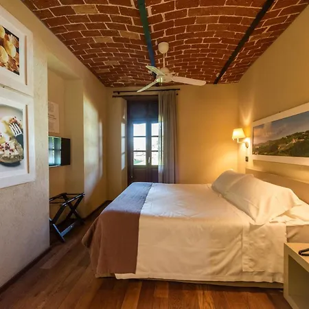 I Tre Poggi Dimora Di Charme 3* Canelli