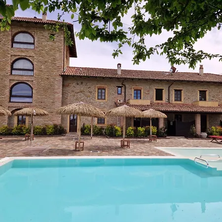 مزرعة للإقامة I Tre Poggi Dimora Di Charme كانيلي