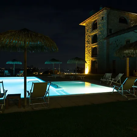 مزرعة للإقامة I Tre Poggi Dimora Di Charme كانيلي